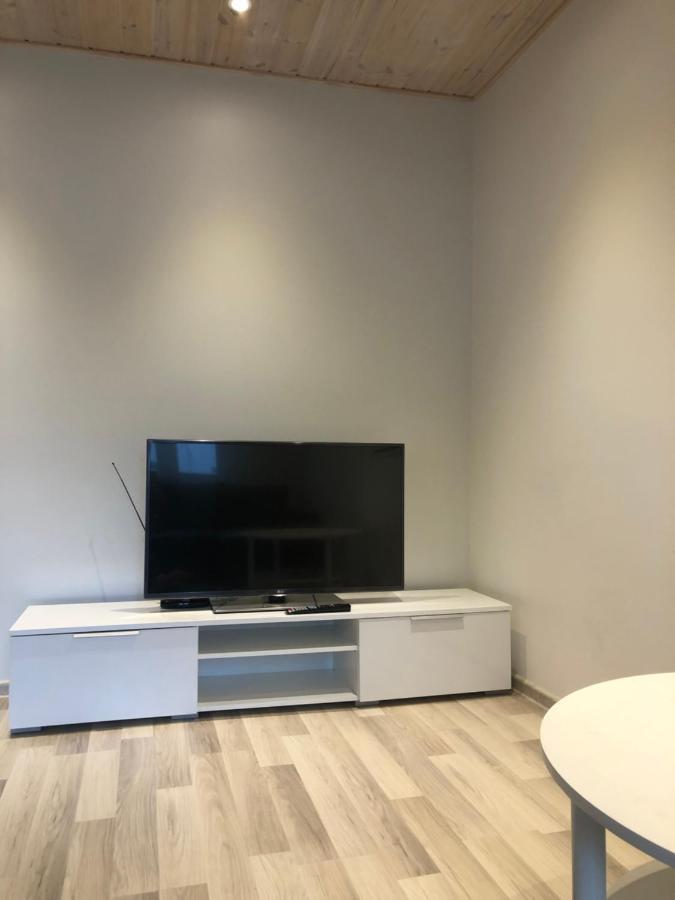 Modern Cozy 2 Bedroom Apartment Near City Center Pärnu Exteriör bild