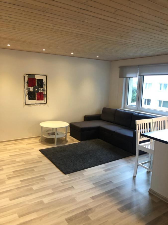Modern Cozy 2 Bedroom Apartment Near City Center Pärnu Exteriör bild